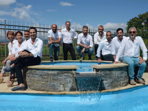 italian-team-sitting-by-the-pool-2